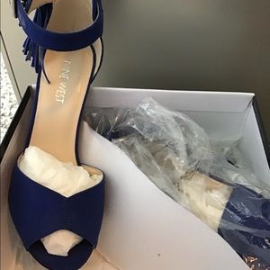 Blue velvet heels